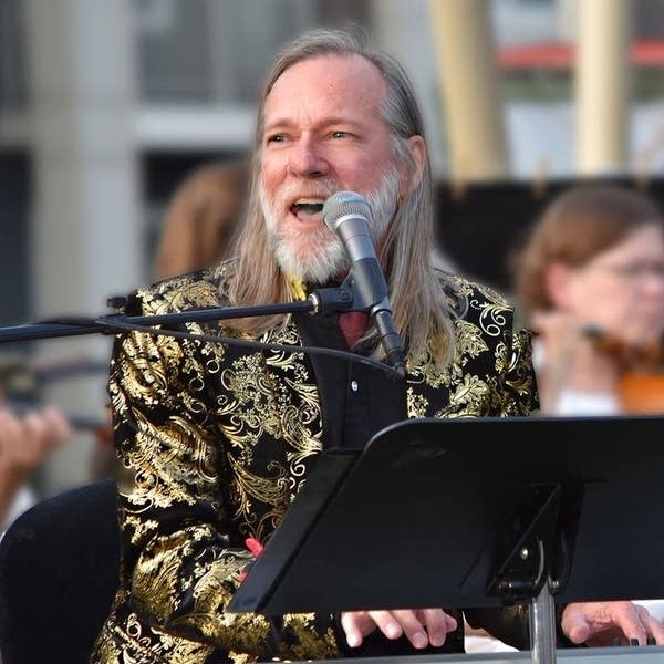 'One-man band' Victor Zupanc brings 'Alice in Wonderland' to musical life at Children’s Theatre Company