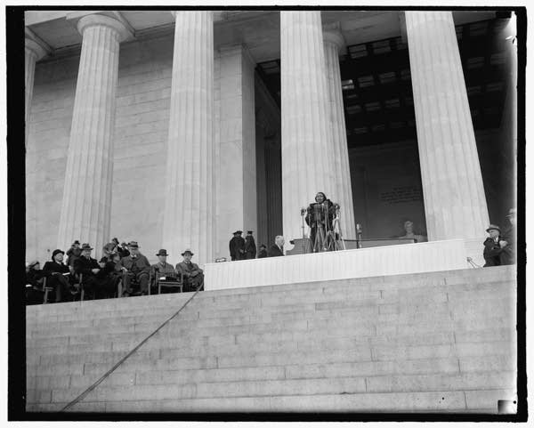 Poster Marian Anderson performs at the Lincoln Memorial, 1939