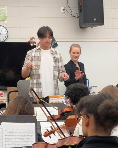 Conductor Hannah Schendel 04